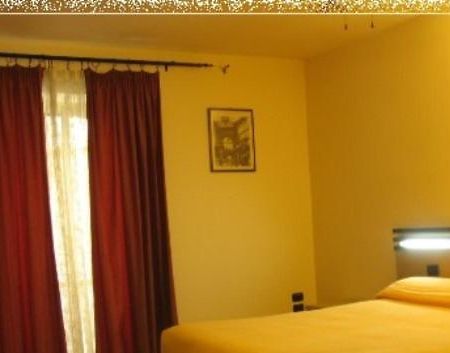Duomo Apartments เนเปิลส์ ห้อง รูปภาพ