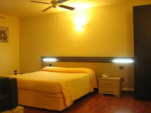 Duomo Apartments เนเปิลส์ ภายนอก รูปภาพ