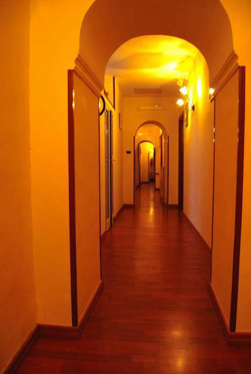 Duomo Apartments เนเปิลส์ ภายนอก รูปภาพ